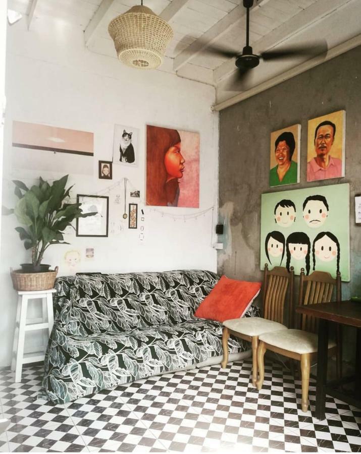 Sla Bar N'Bed Hostel กรุงเทพมหานคร ภายนอก รูปภาพ