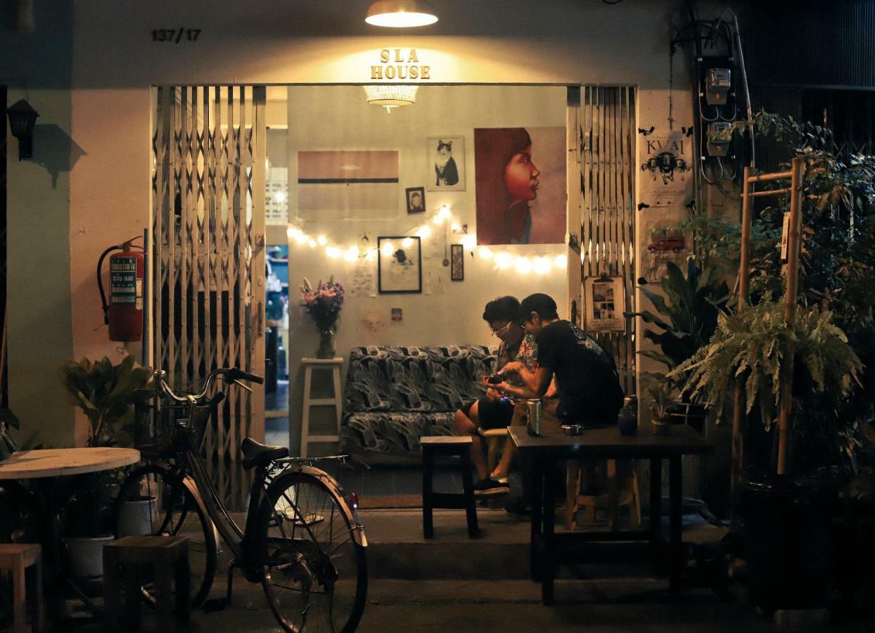 Sla Bar N'Bed Hostel กรุงเทพมหานคร ภายนอก รูปภาพ